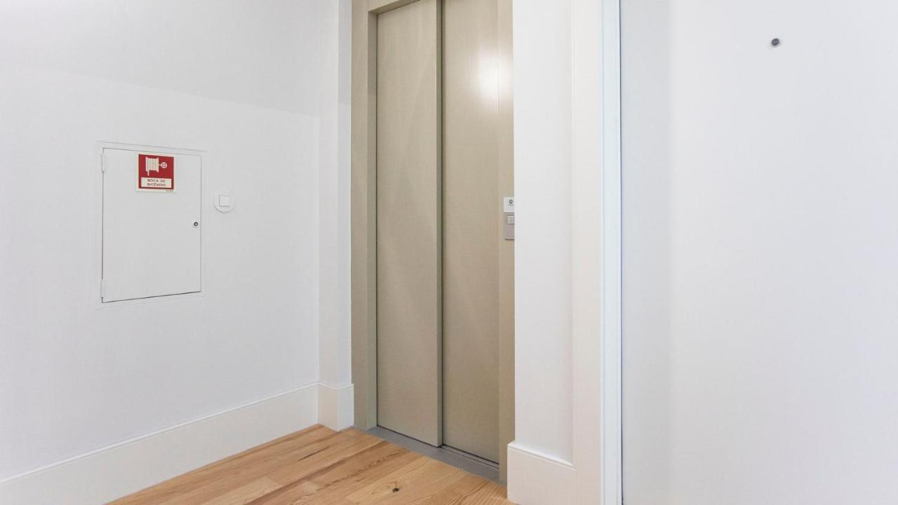 Stylish Studio W/ Ac & Balcony By Lovelystay OOporto Exterior foto