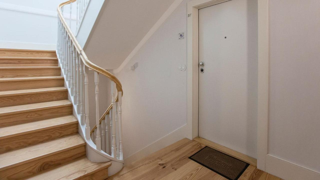 Stylish Studio W/ Ac & Balcony By Lovelystay OOporto Exterior foto