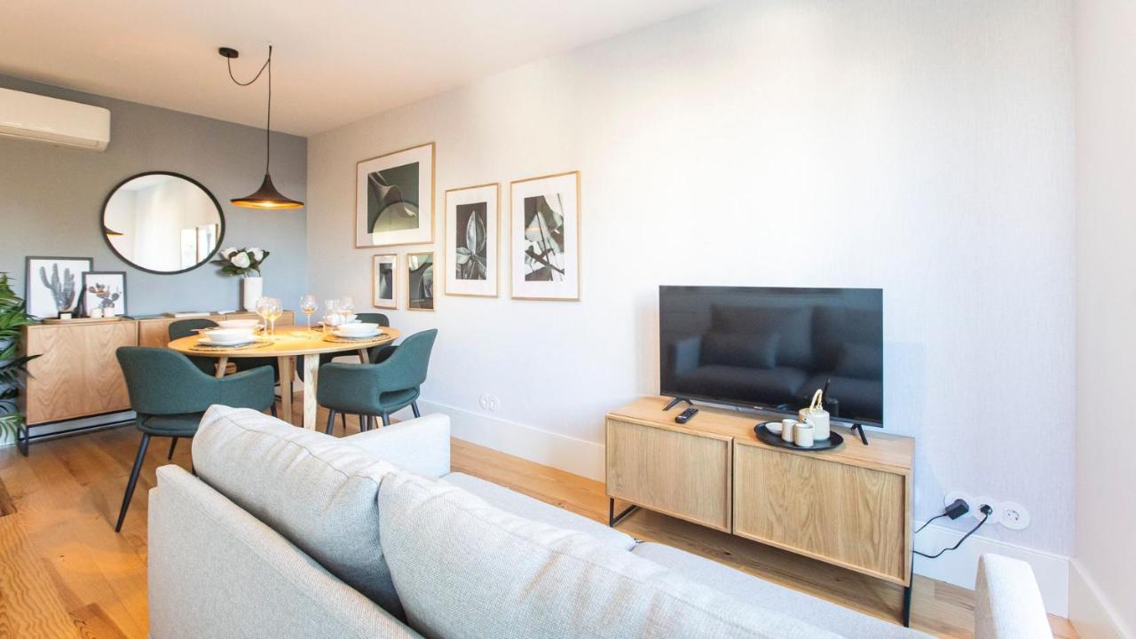 Stylish Studio W/ Ac & Balcony By Lovelystay OOporto Exterior foto