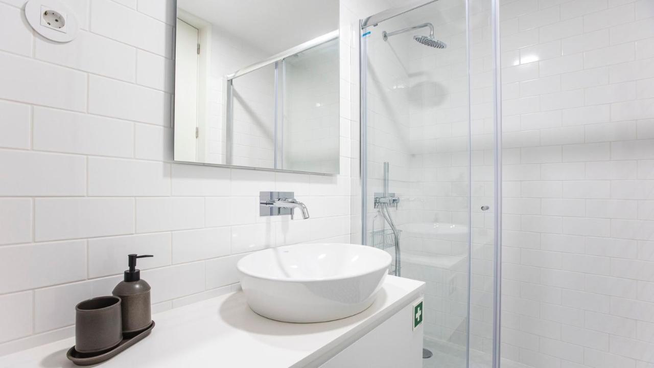 Stylish Studio W/ Ac & Balcony By Lovelystay OOporto Exterior foto